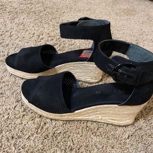 Black wedge sandals